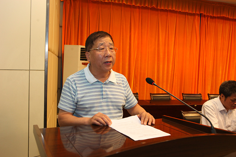 杨云峰.jpg